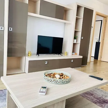Rooftop View Studio - Granvia Apartment Bucharest
